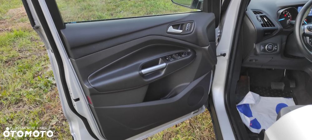 Ford Kuga - 37