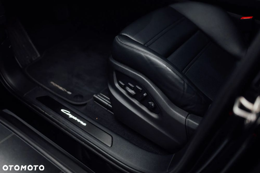 Porsche Cayenne E-Hybrid - 22