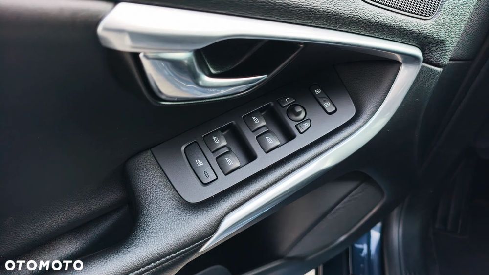 Volvo V40 D3 Momentum - 26