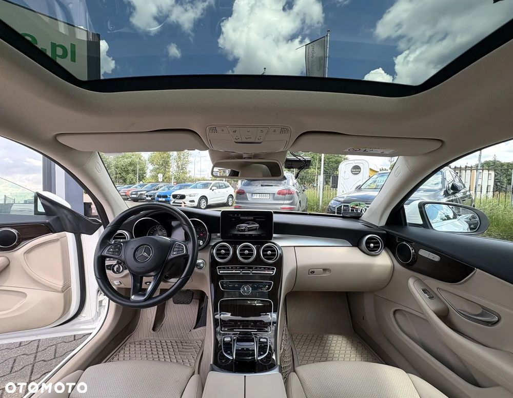 Mercedes-Benz Klasa C 200 4-Matic 9G-Tronic - 26