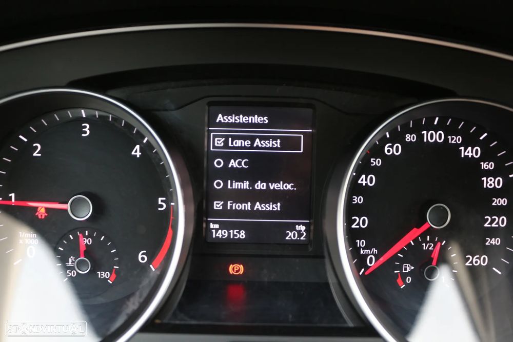 VW Passat Variant 2.0 TDi Business DSG - 21