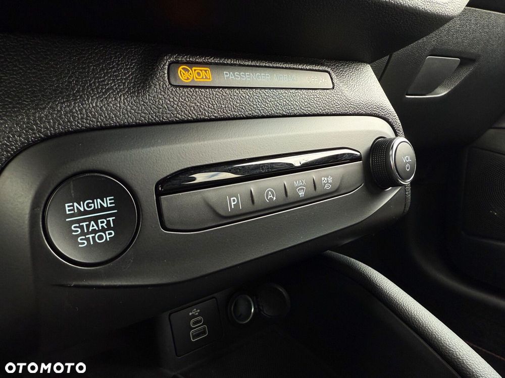 Ford Focus 1.0 EcoBoost mHEV ST-Line X - 26