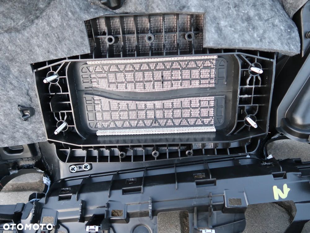 deska rozdzielcza kokpit Mercedes w206 C klasa - 12