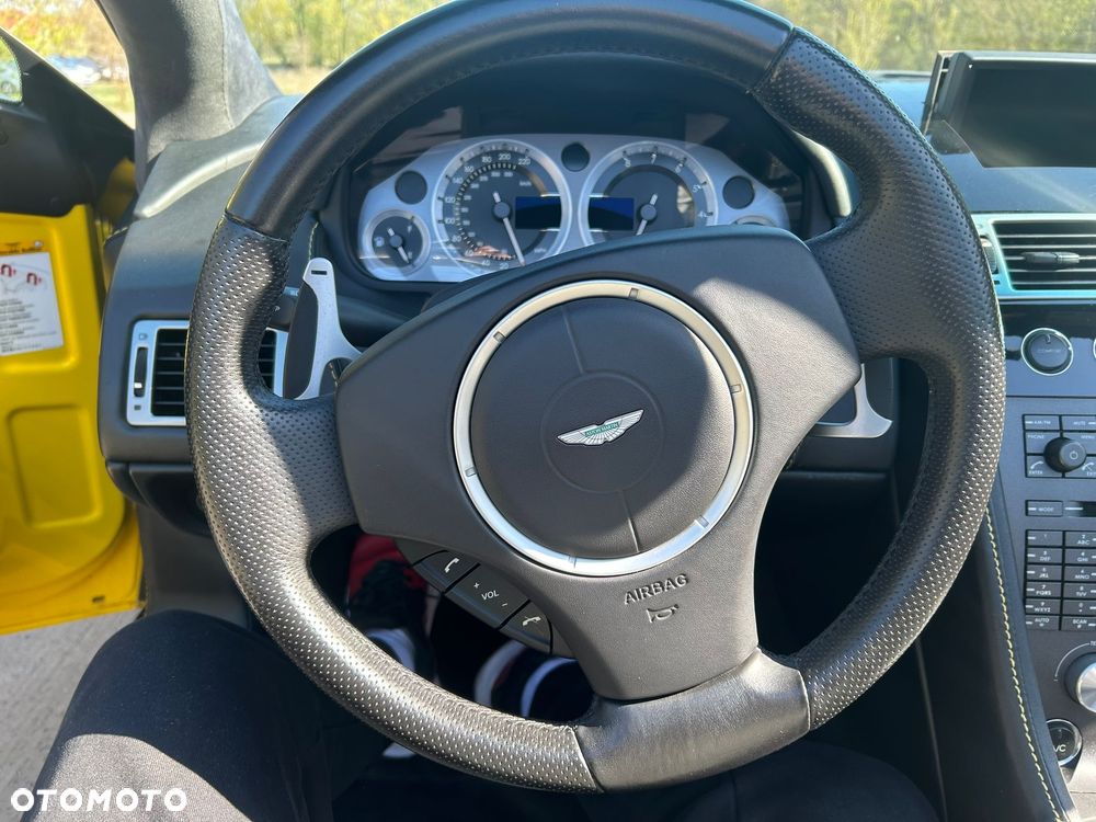 Aston Martin V8 Vantage - 14