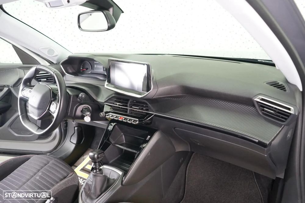 Peugeot 2008 1.2 PureTech Allure - 17