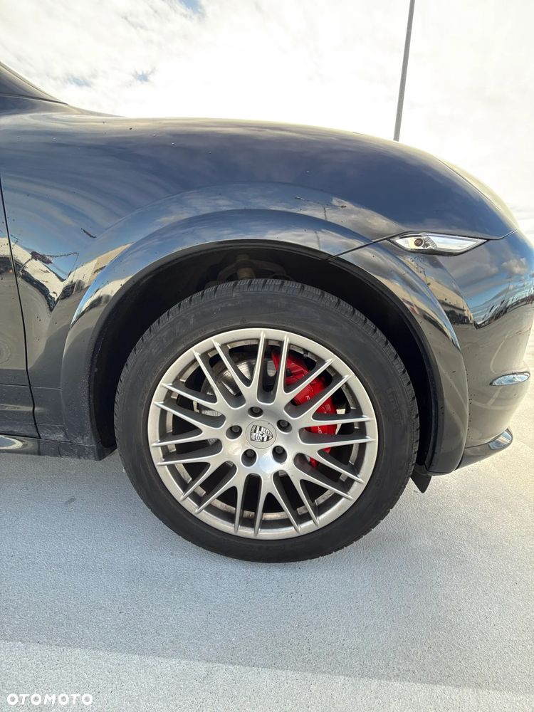 Porsche Cayenne GTS - 17