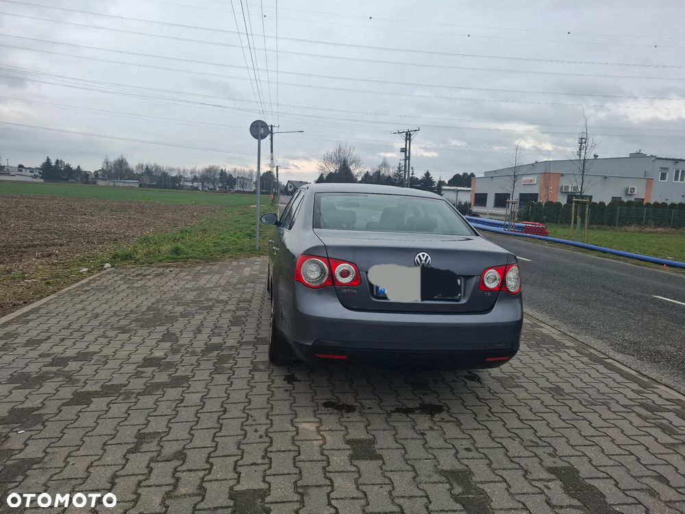Volkswagen Jetta 1.4 TSI Trendline - 5