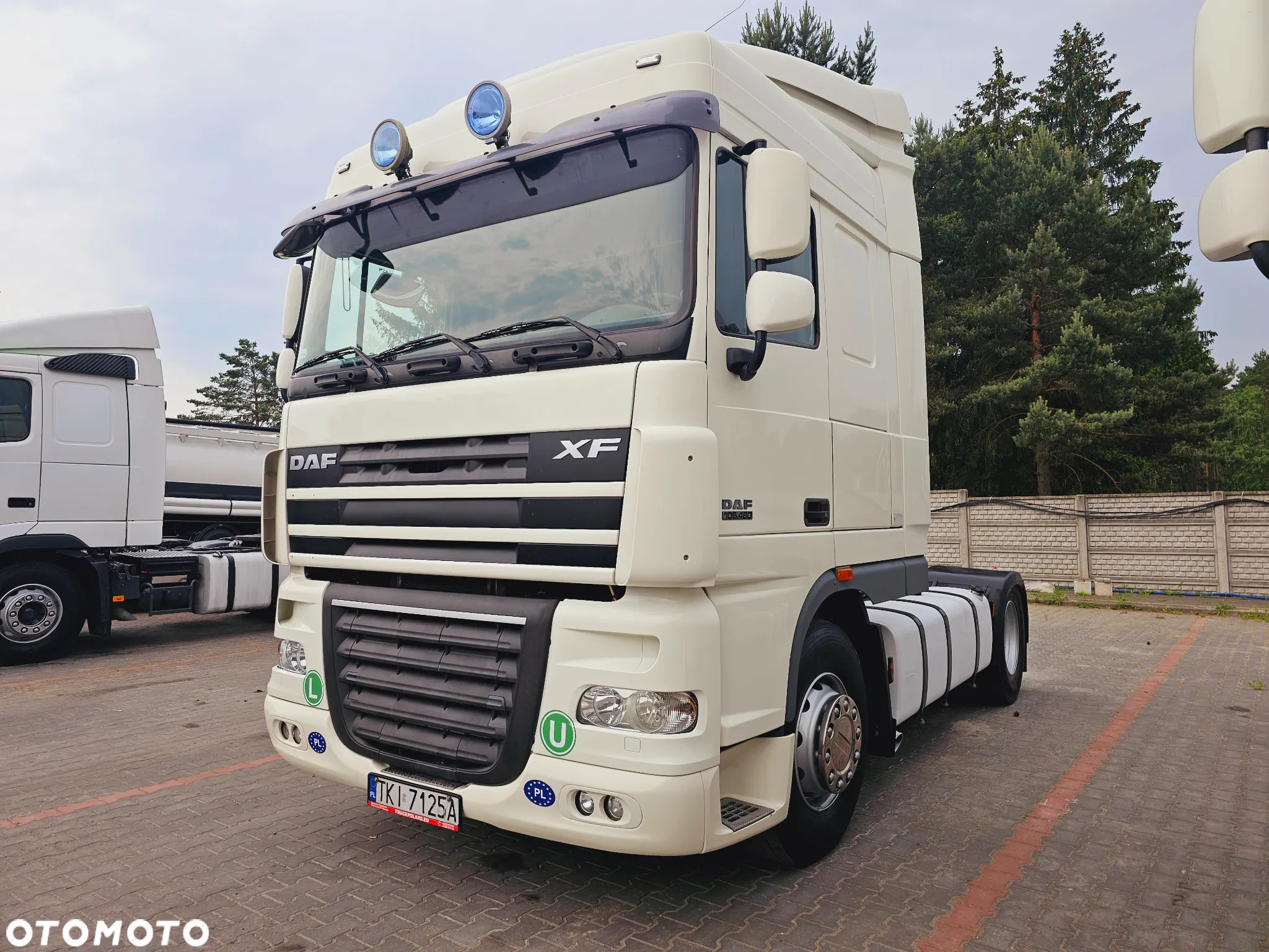 DAF XF 105 460 * EURO 5 * MANUAL* 2012 * STANDARD * SPACE CAB - 2
