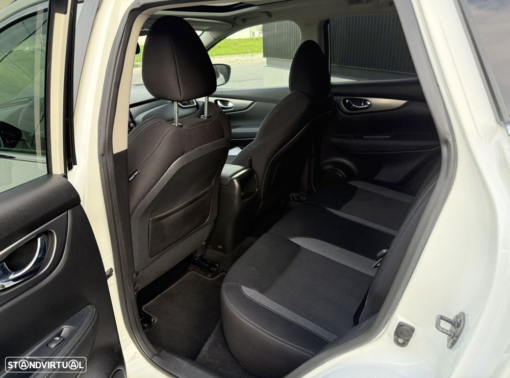 Nissan Qashqai 1.5 dCi N-Connecta - 17