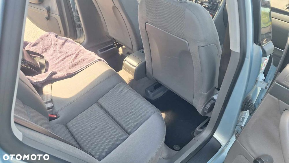 Audi A4 Limousine - 11