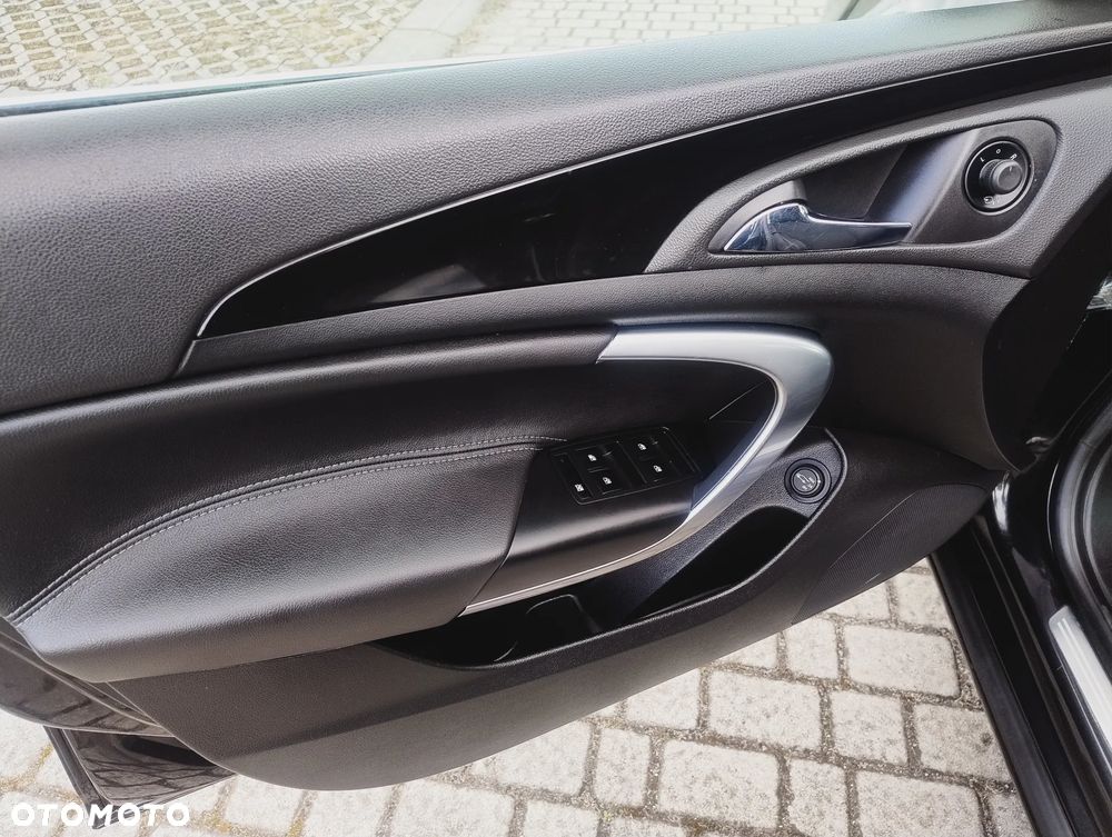 Opel Insignia 2.0 Turbo Cosmo - 11