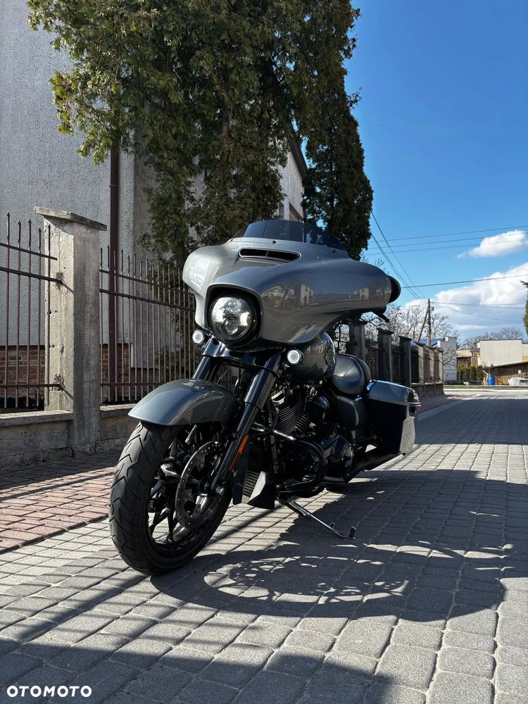 Harley-Davidson Touring Street Glide - 2