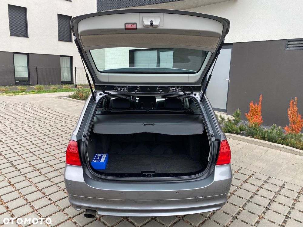 BMW Seria 3 318i Edition Exclusive - 13