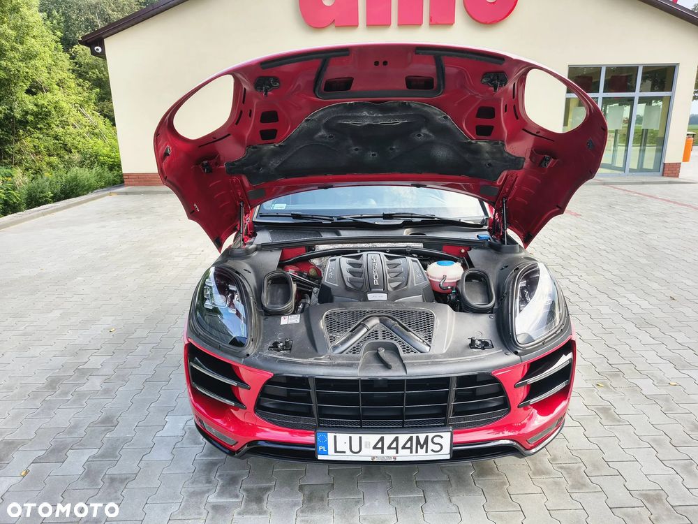 Porsche Macan Turbo - 24
