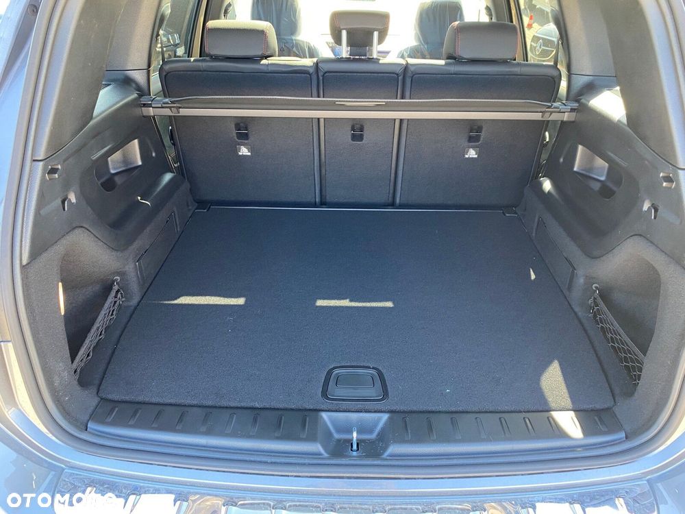 Mercedes-Benz GLB - 26