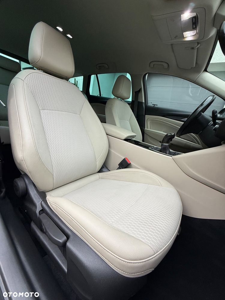 Opel Insignia - 22