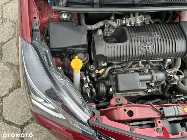 Toyota Yaris Hybrid 100 Life - 31