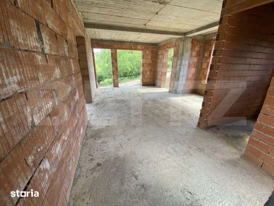 Casa familiala la rosu in suprafat utila de 199 mp si 400 mp teren - Imagine principală: 2/19