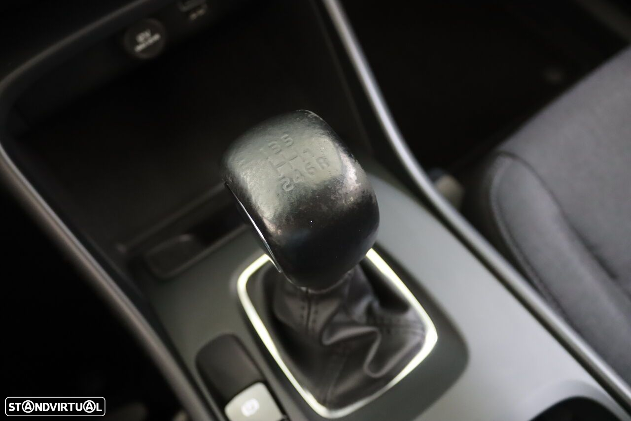 Volvo XC 40 1.5 T2 Momentum Core - 26