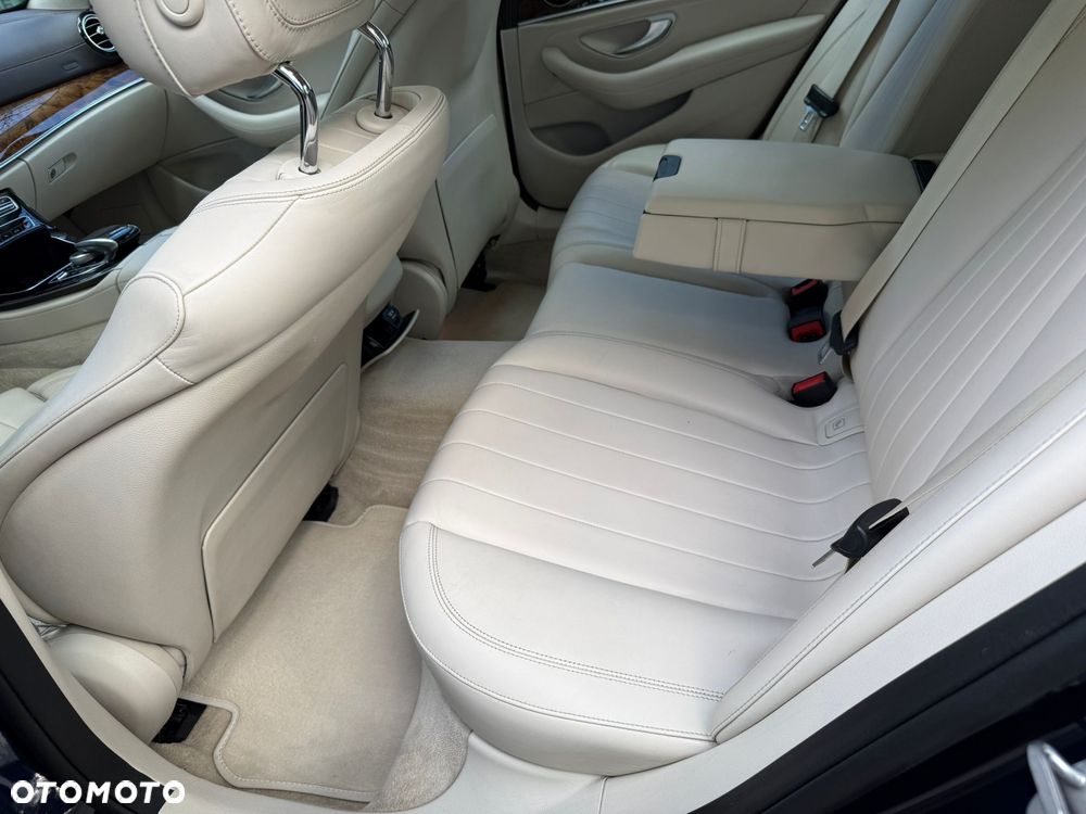 Mercedes-Benz Klasa E 220 d 4-Matic Business Edition 9G-TRONIC - 5