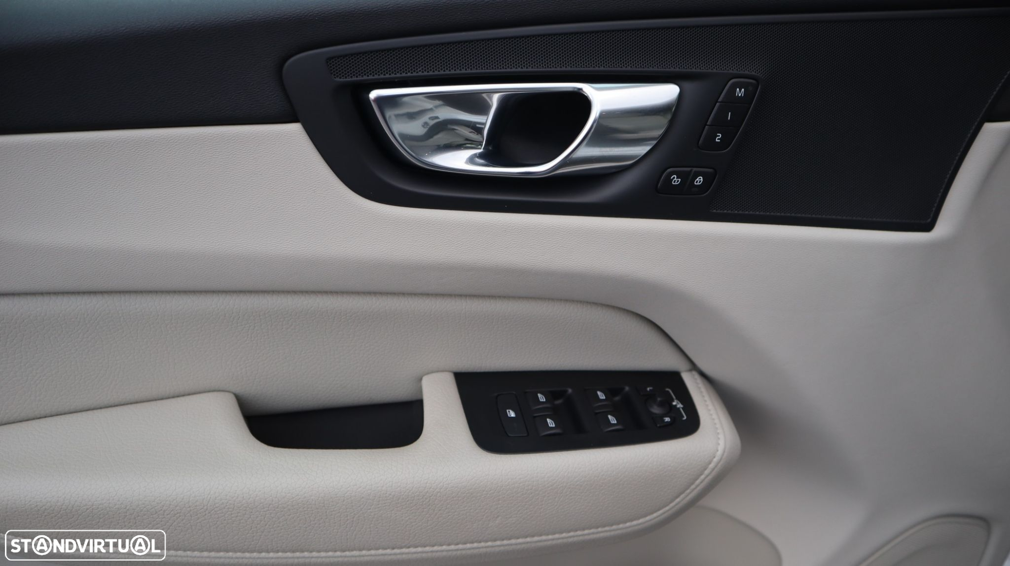 Volvo XC 60 2.0 B5 Inscription AWD - 24