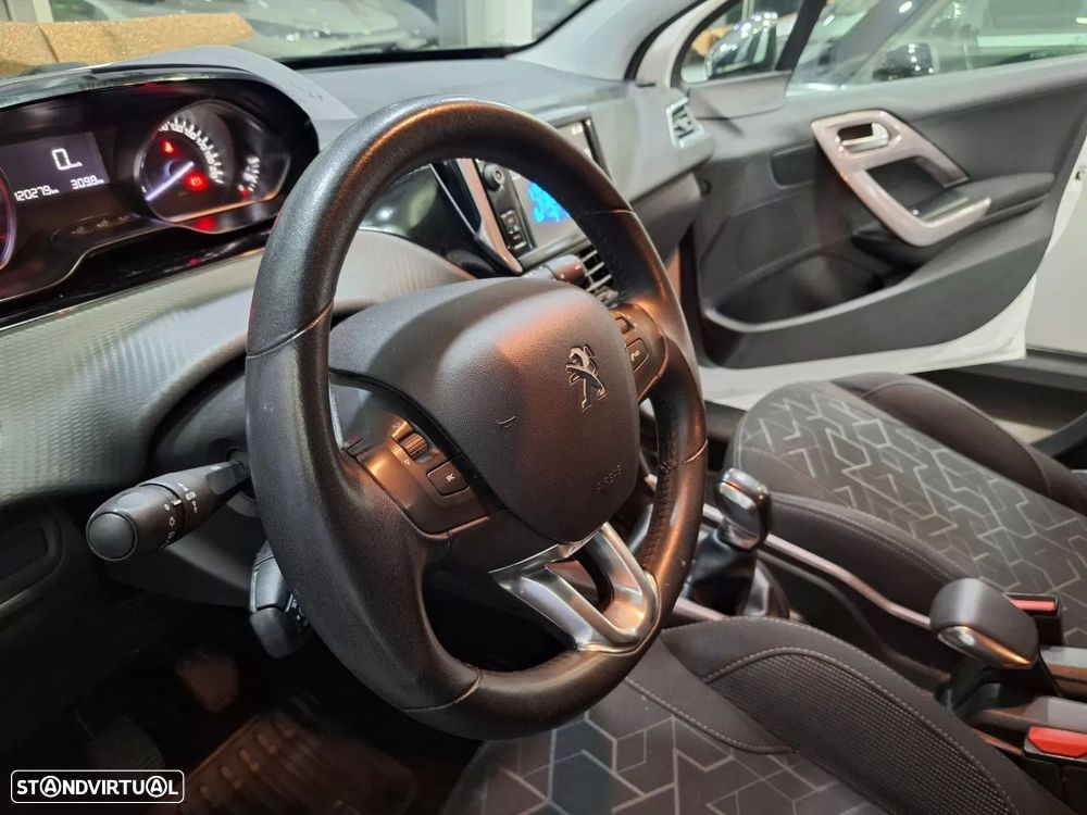 Peugeot 2008 82 VTI Allure - 4