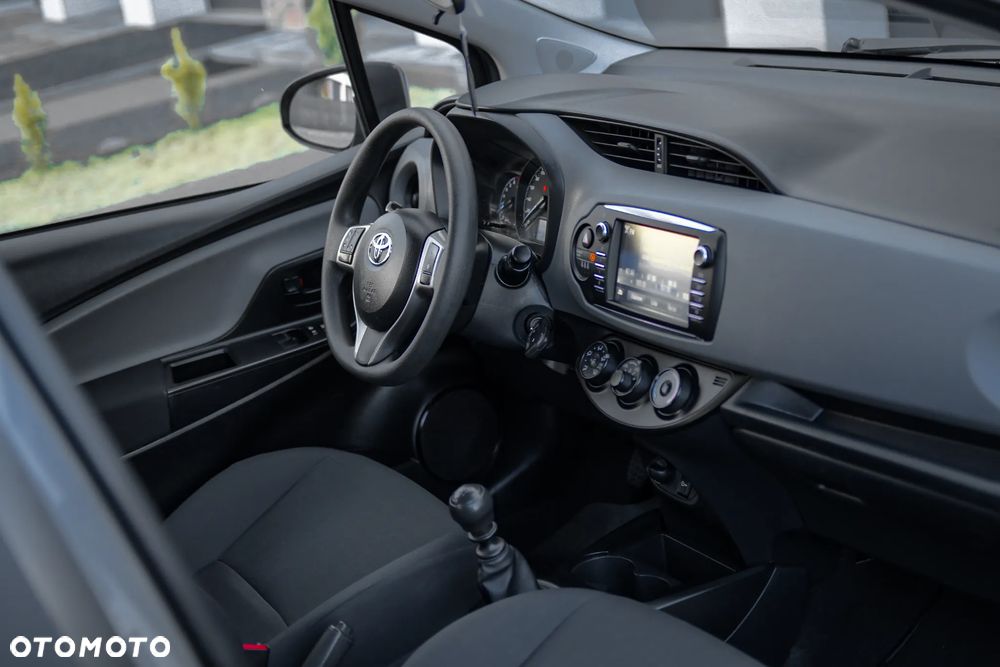 Toyota Yaris 1.5 Premium - 8