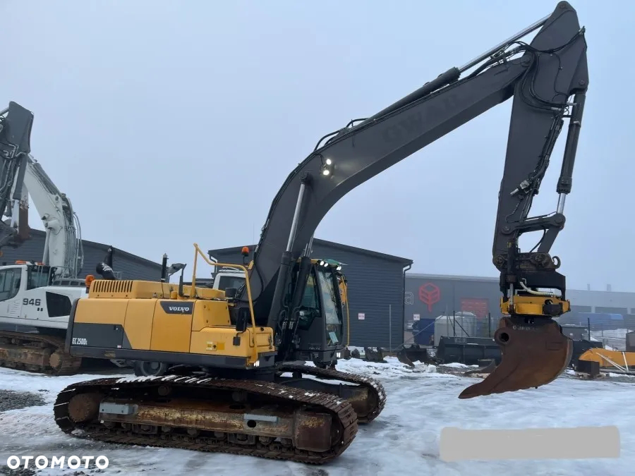 Volvo EC 250DL - 12