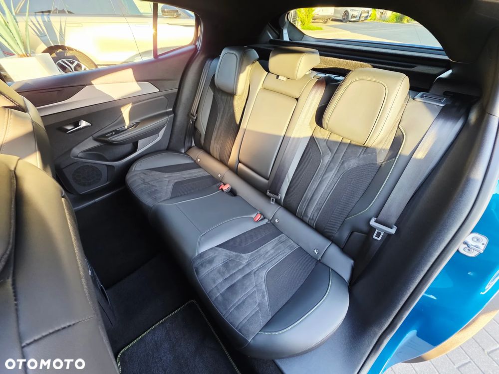 Peugeot 408 180 e-EAT8 GT - 18