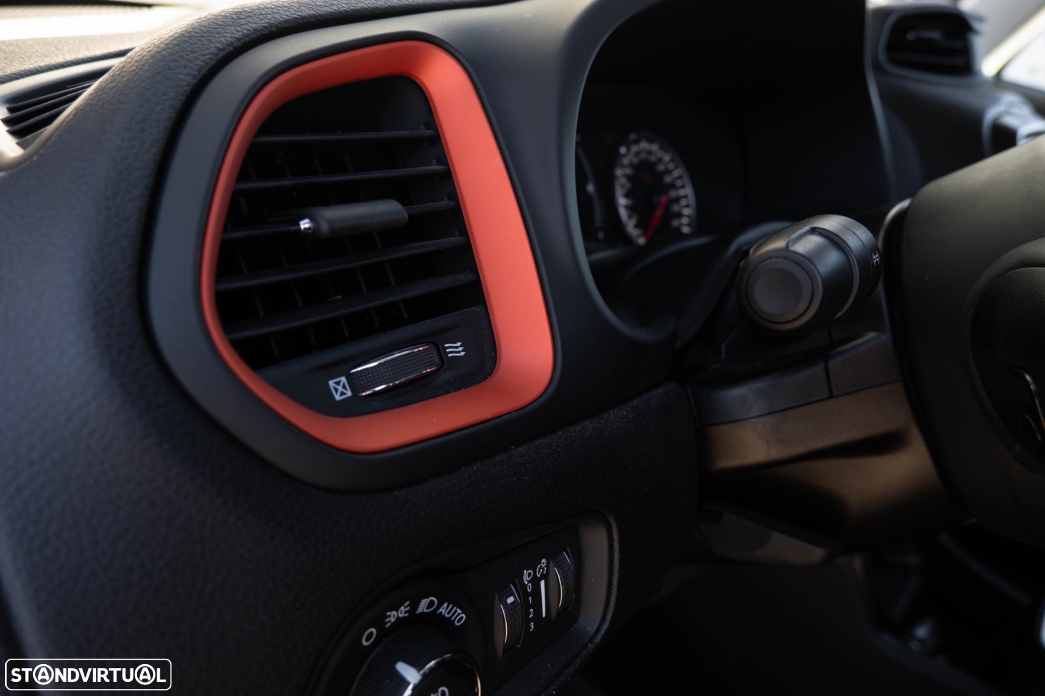 Jeep Renegade 1.3 T Orange Edition DCT - 21