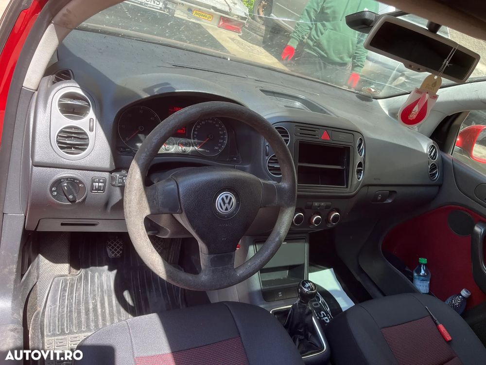Dezmembrez VW Volkswagen Golf 5 PLUS visiniu rosu  2009 1,9 TDI BLS 77KW LA3X - 12