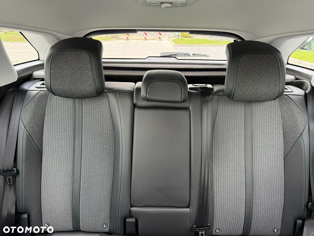 Peugeot 3008 BlueHDi 130 Stop & Start EAT8 Allure Pack - 32