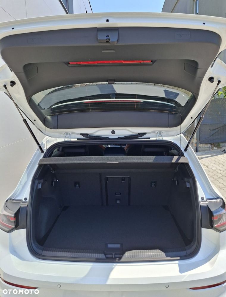 Volkswagen Golf - 8