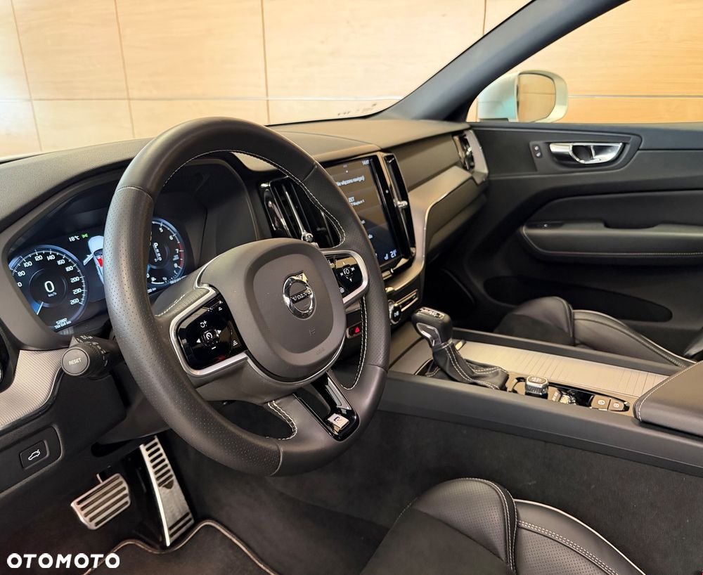 Volvo XC 60 T5 GPF R-Design - 16