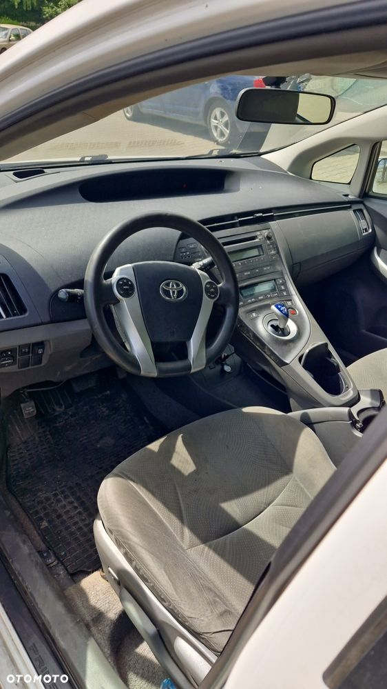Toyota Prius 1.8 HSD Sol - 2