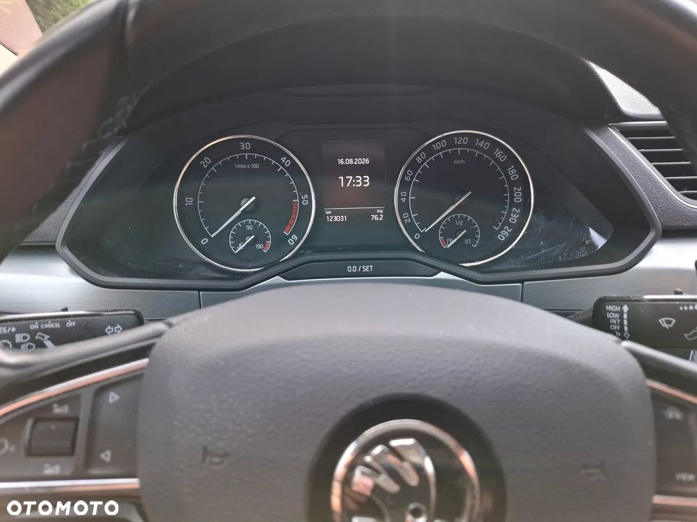 Skoda Superb 2.0 TDI DSG Ambition - 7