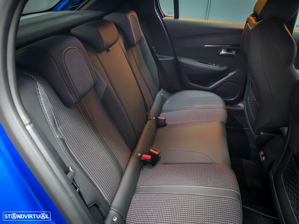 Peugeot e-208 GT Pack - 18