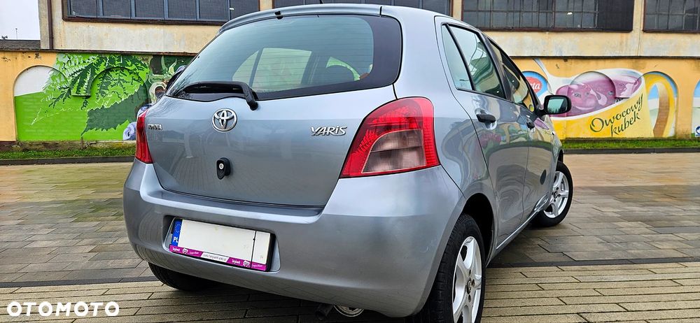 Toyota Yaris - 11