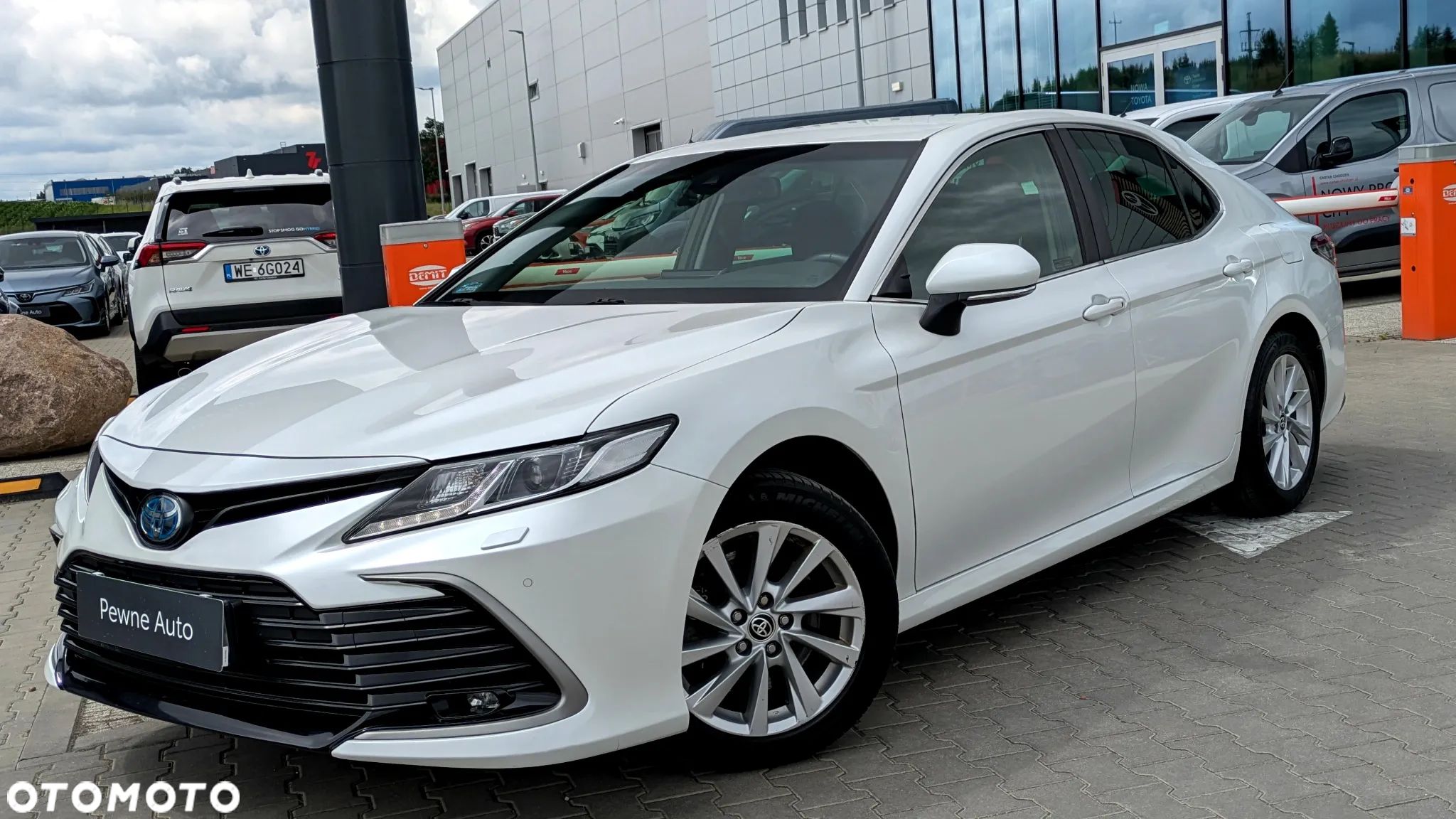 Toyota Camry 2.5 Hybrid Comfort CVT - 1