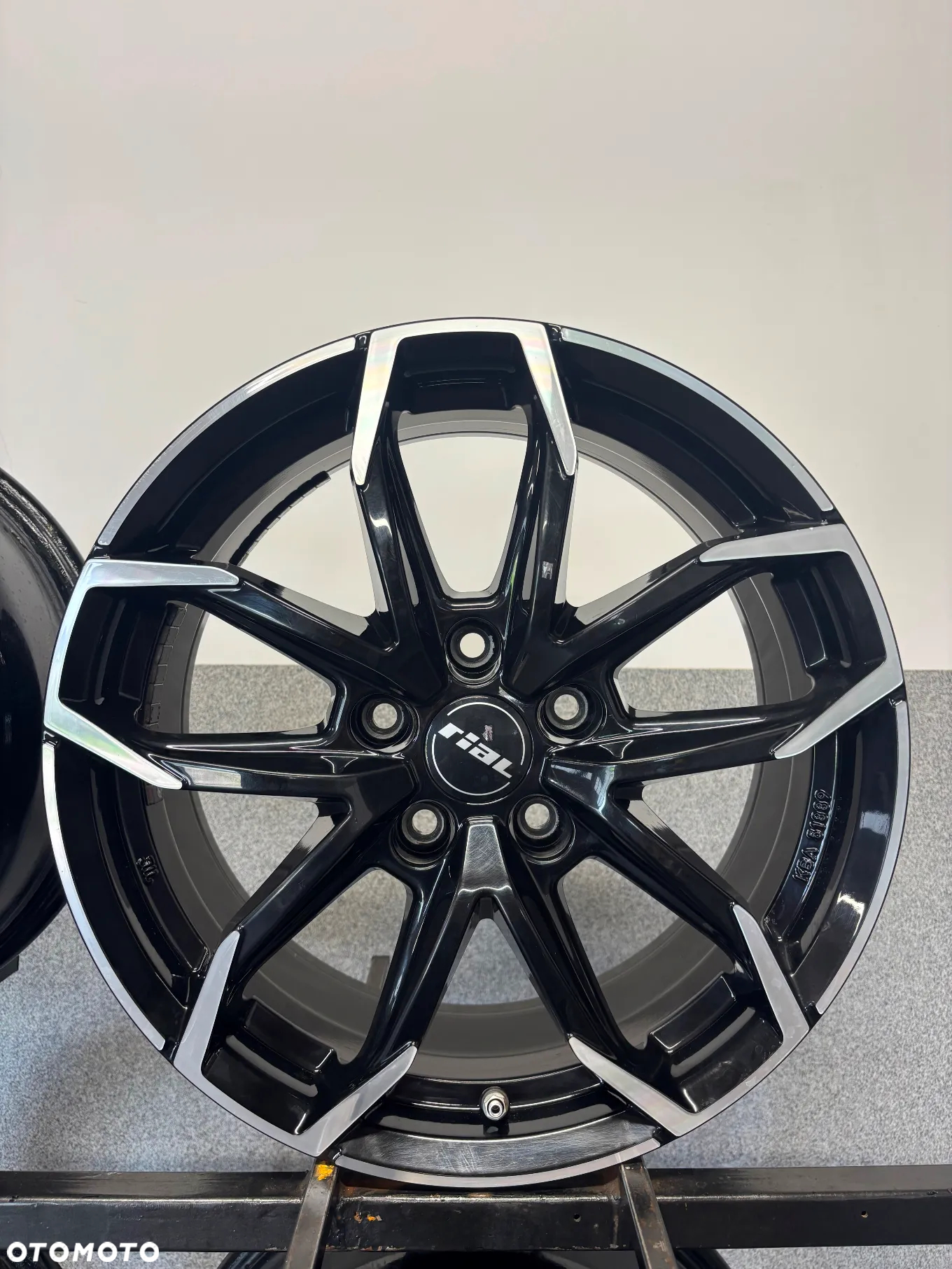 4 FELGI ALU. OPEL INSIGNIA B, ZAFIRA C, ASTRA J, ASTRA GTC, CHEVROLET CRUZE 17'' 7,5J ET45 5x115 - 4