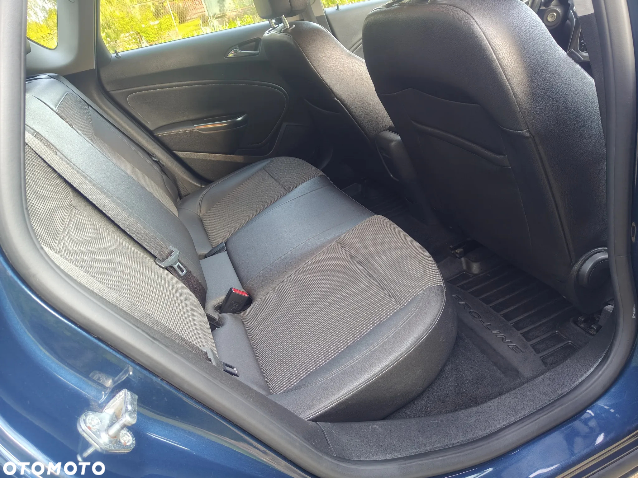 Opel Astra GTC 1.4 Turbo - 23
