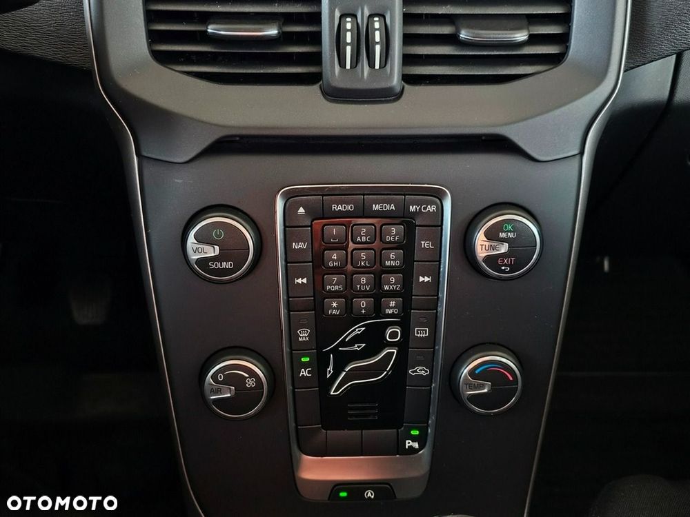 Volvo V40 D2 Momentum - 24