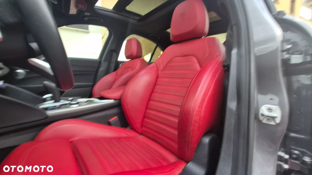 Alfa Romeo Giulia 2.0 Turbo Veloce Q4 - 14