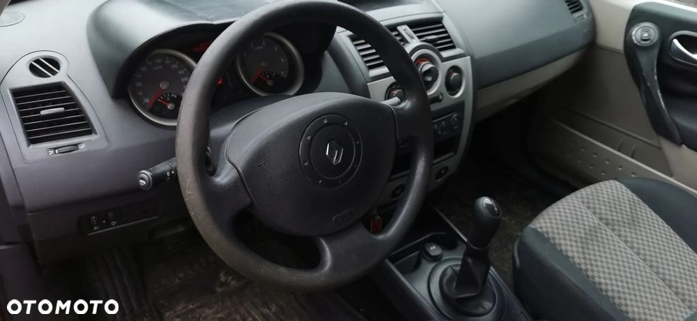Renault Clio 1.2 Authentique - 3