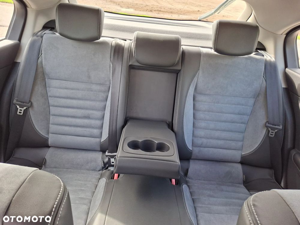 Renault Laguna dCi 180 FAP GT - 22