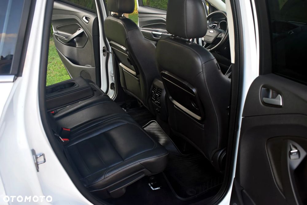 Ford Kuga 1.5 EcoBoost 4x4 Titanium - 8