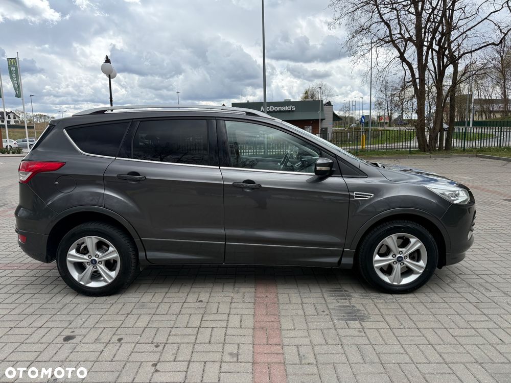 Ford Kuga 2.0 TDCi 2x4 Titanium - 5