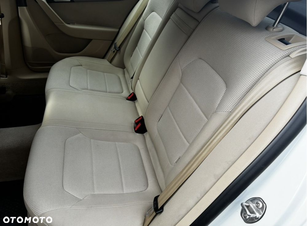 Volkswagen Passat 1.4 TSI BMT Comfortline - 13