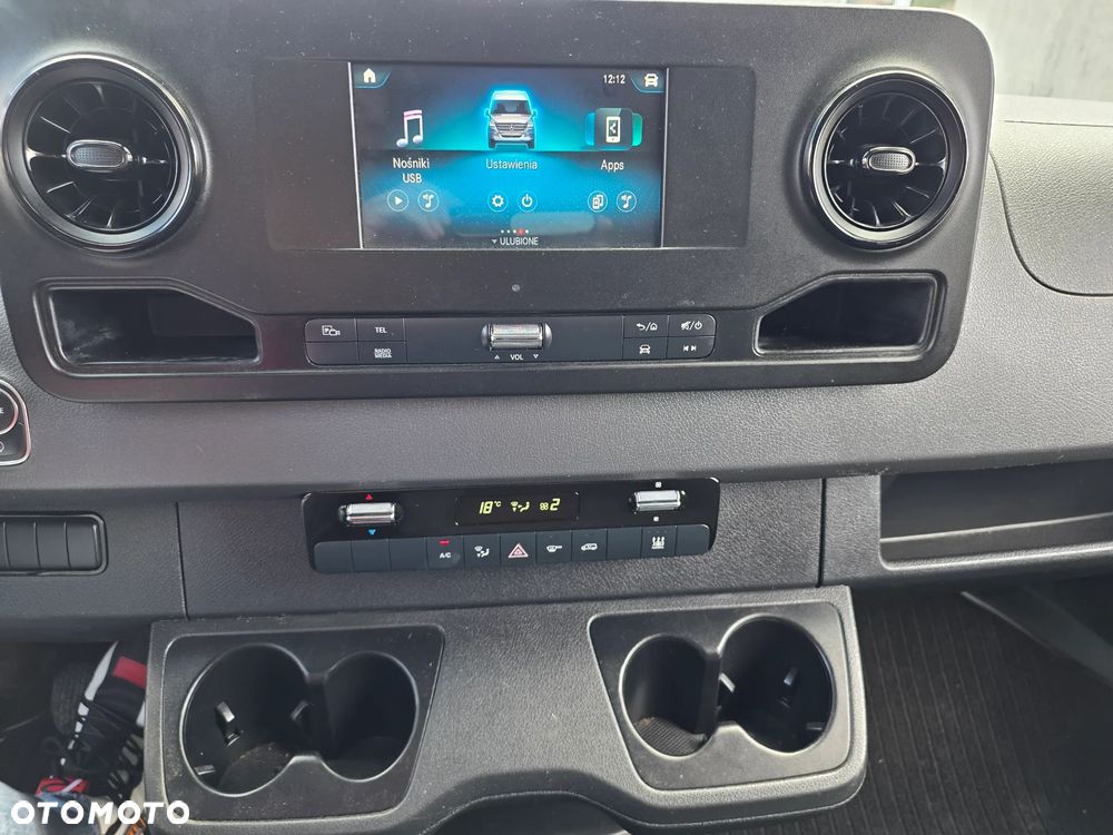 Mercedes-Benz Sprinter 215 automat rok 2022 klima webasto średni kamera tempomat - 16