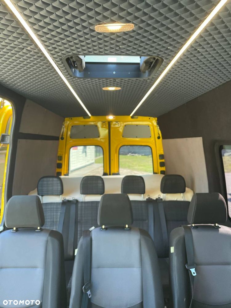 Mercedes-Benz Sprinter - 20